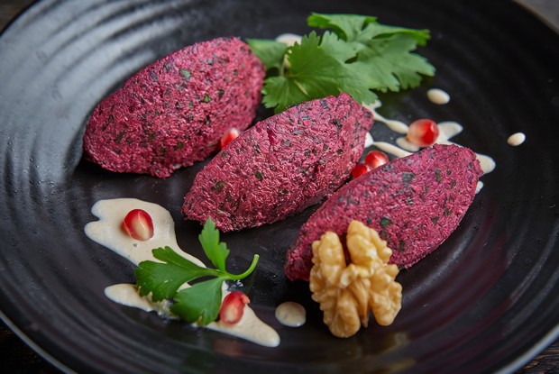 Пхали из свеклы с орехами