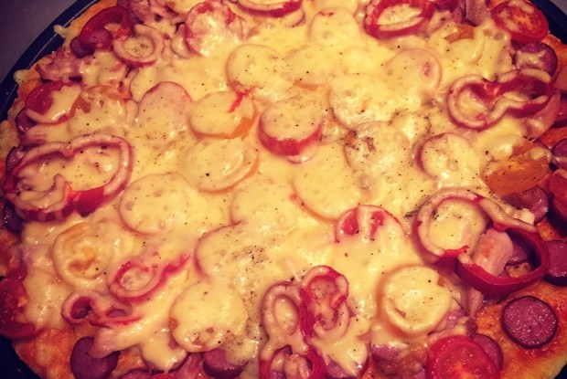 Пицца из творожного теста