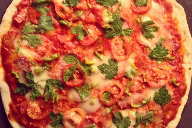 Пицца  на красном соусе с говядиной