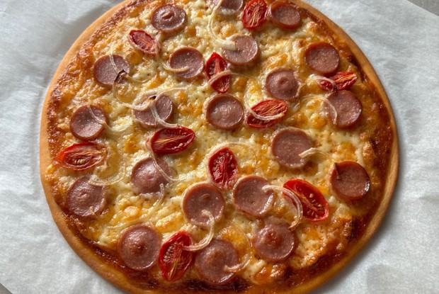 Пицца с сосисками