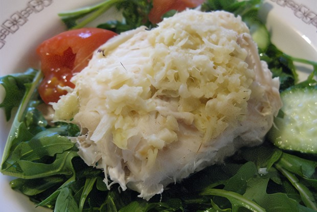 Пикша, запеченная с имбирем