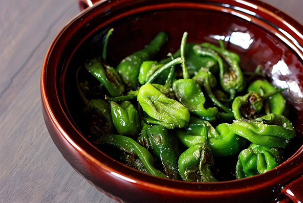 Пимьентос дель падрон (Pimientos de Padrón)