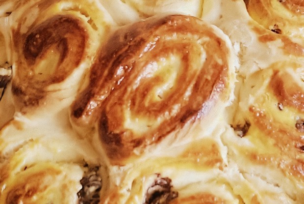 Пирог из булочек бриошь с кремом патисьер