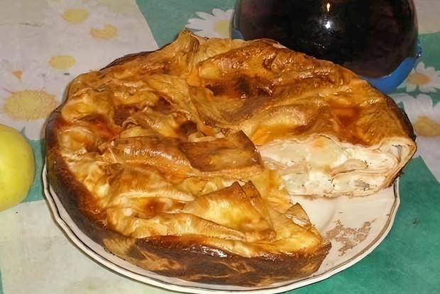 Пирог из лаваша с сулугуни, укропом и картошкой