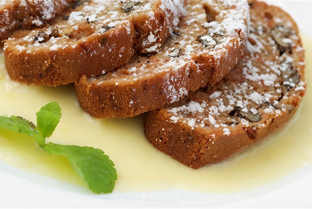 Пирог из молодой моркови и йогурта