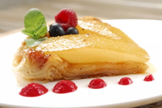 Пирог с грушами на слоеном тесте