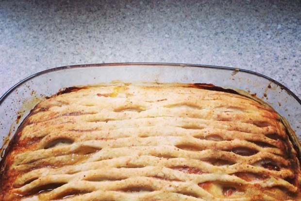 Пирог из теста фило с горбушей и шпинатом