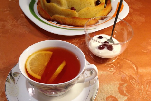 Пирог манник на кефире с добавлением масла