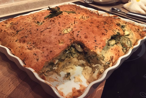 Пирог с брокколи, цветной капустой и зеленью