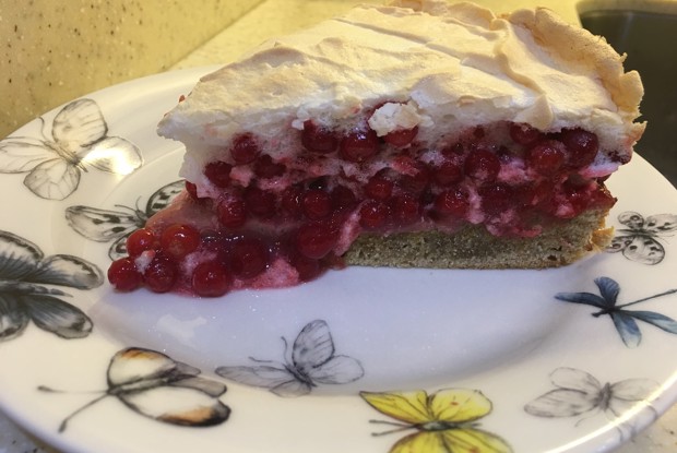 Пирог с брусникой