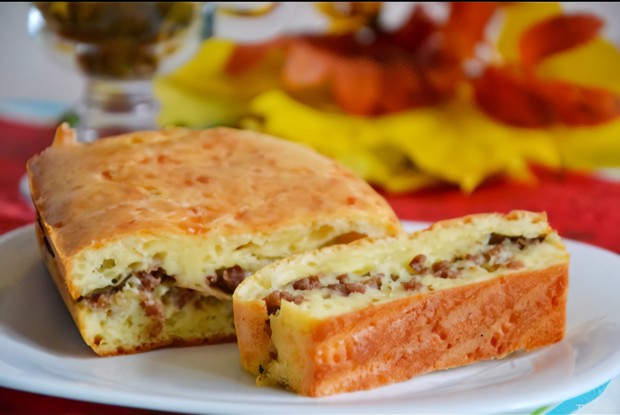 Пирог с фаршем и грибами
