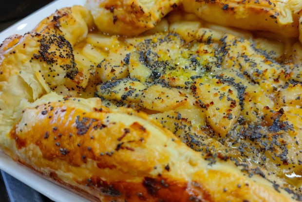 Пирог с грушами и маком