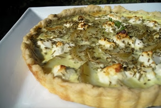 Пирог с грушами и сыром рокфор