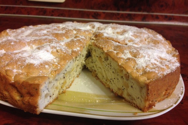 Пирог с яблоками и маком