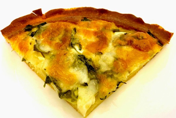 Пирог с кабачком, рукколой и сыром