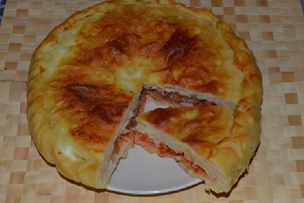 Пирог с капустой из картофельного дрожжевого теста