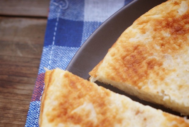 Пирог с капустой из прокисшего кефира