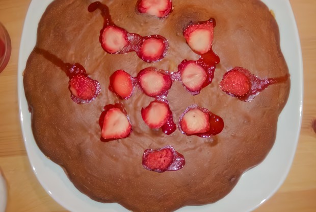 Пирог с клубничным вареньем