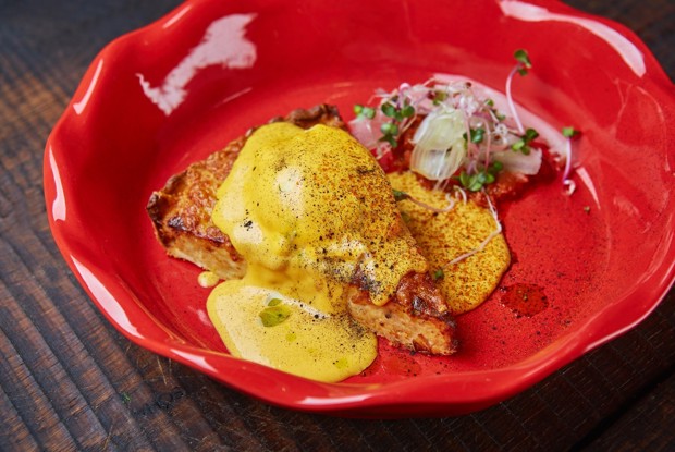 Пирог с кроликом и соусом Чеддер