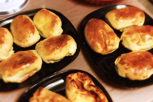 Пирог с курицей, овощами и сыром на готовом дрожжевом тесте