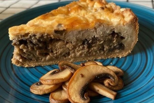 Пирог с курицей и грибами в духовке