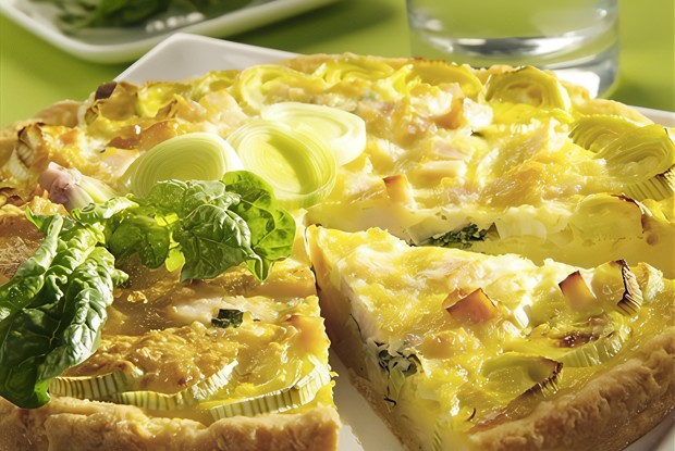 Пирог с луком-пореем и сметаной