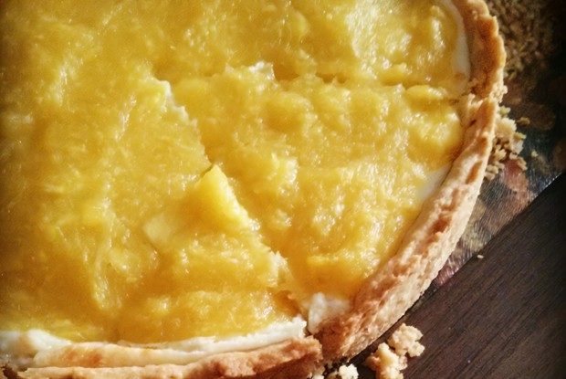 Пирог с манго и творогом