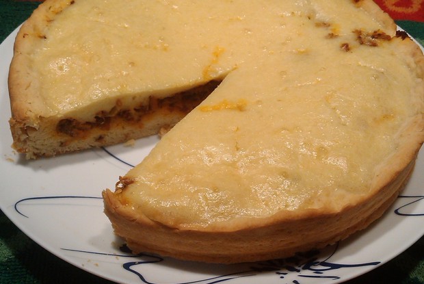 Пирог с рыбными консервами