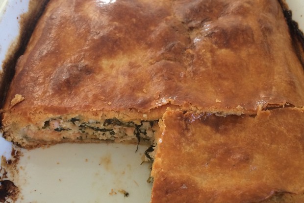 Пирог с семгой и брынзой