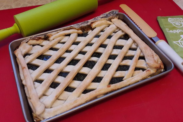 Пирог с щавелем из готового теста