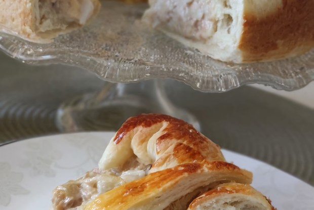 Пирог с тунцом и сыром