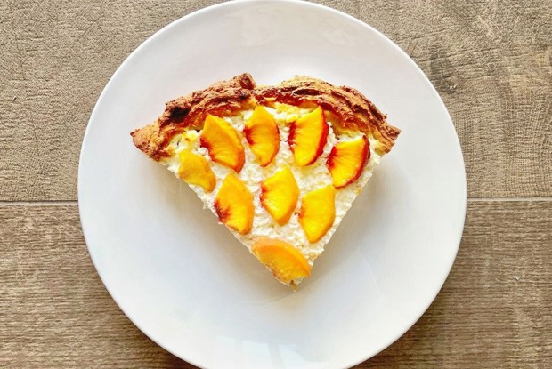 Пирог с творогом и нектаринами