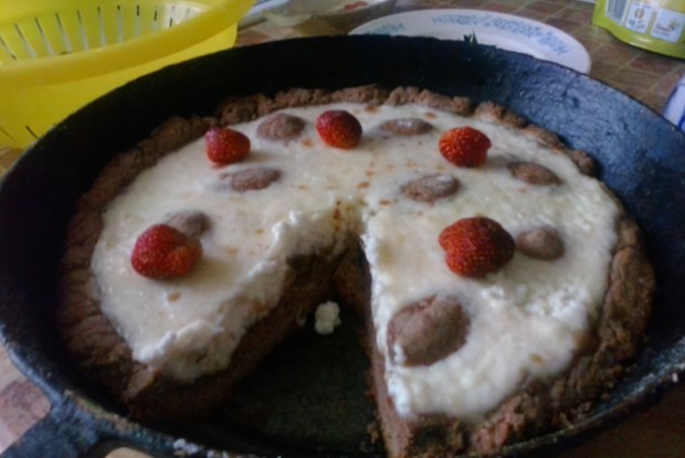 Пирог с творожным кремом