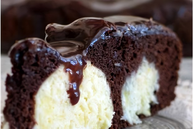 Пирог с творожными шариками