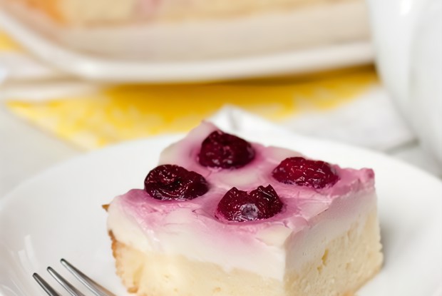 Пирог с вишней и заварным кремом