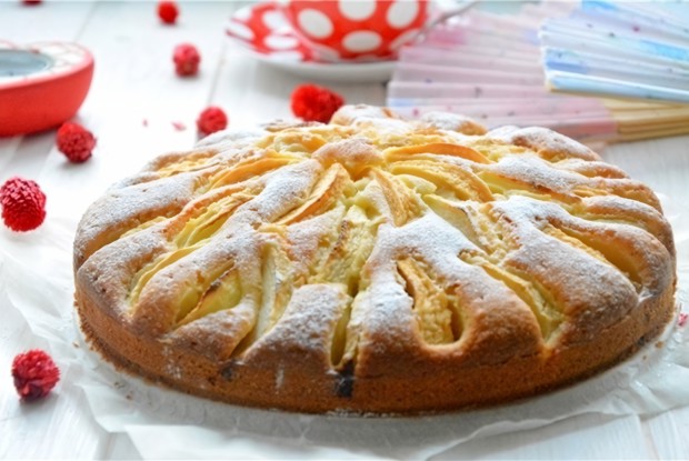 Пирог с яблоками и ванильным пудингом