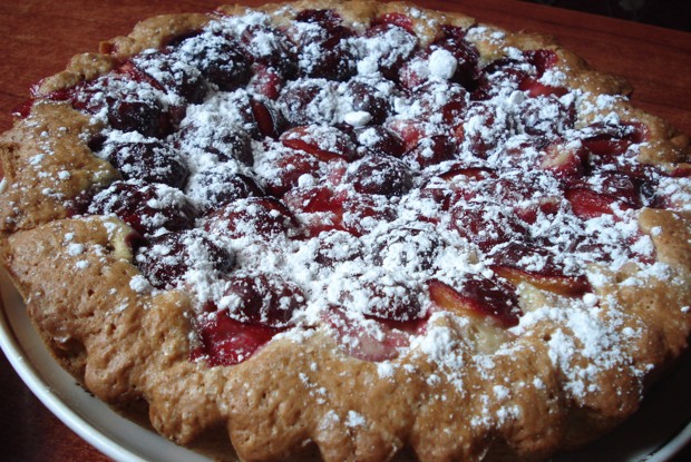 Пирог со сливами