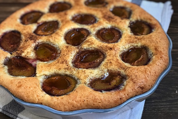 Пирог со сливой