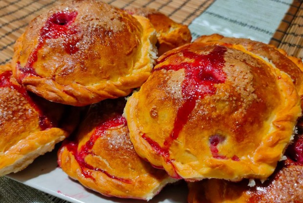 Пироги с вишней