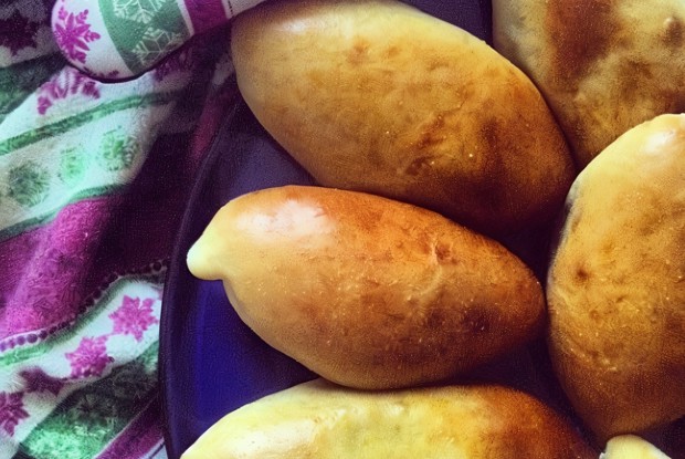 Пирожки домашние с мясом и капустой