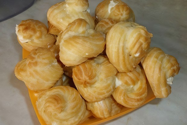 Пирожные заварные со сливочным кремом