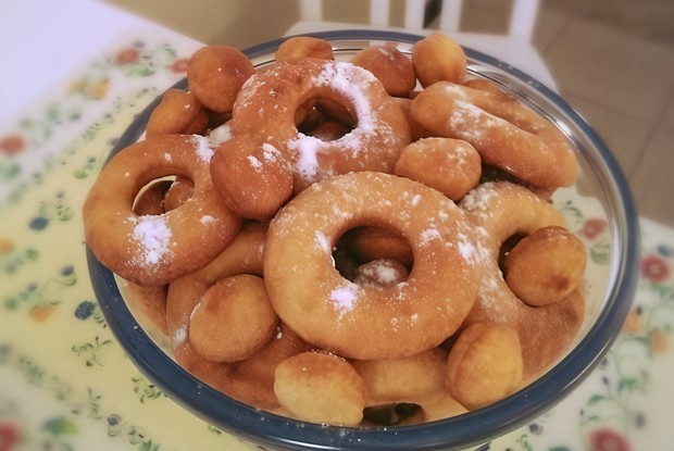 Пышки на сгущенном молоке