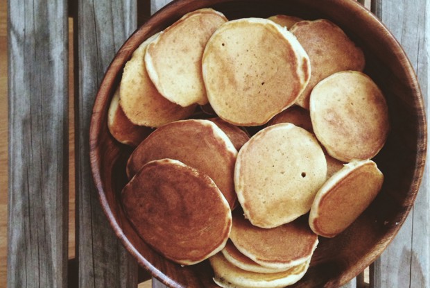 Пышные кефирные оладьи