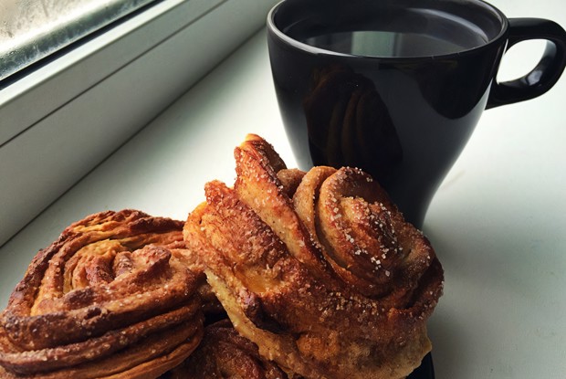 Плюшки с топленым маслом и сахаром