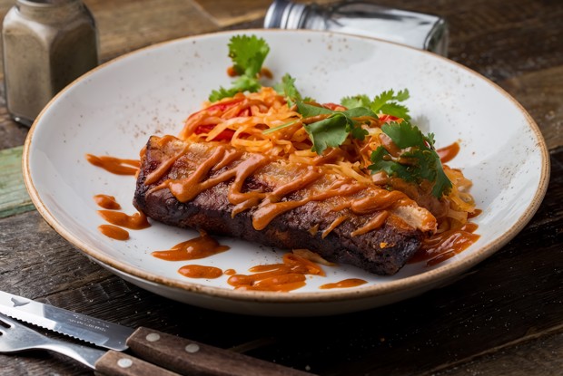 Подкопченная грудинка