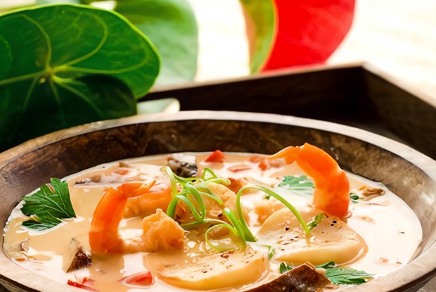 Похлебка с креветками и морскими гребешками