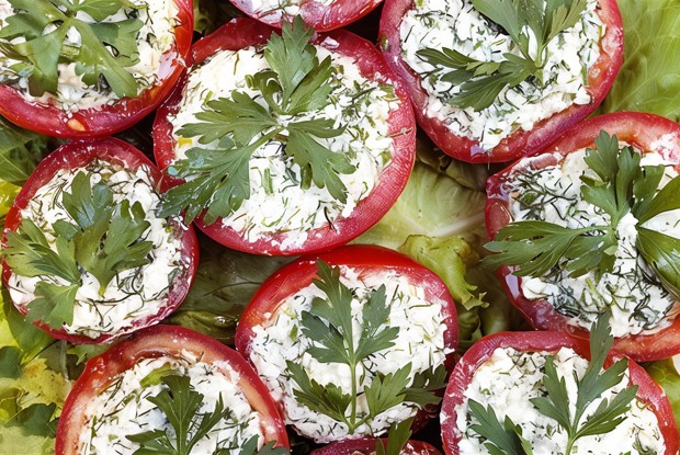 Помидоры фаршированные творогом