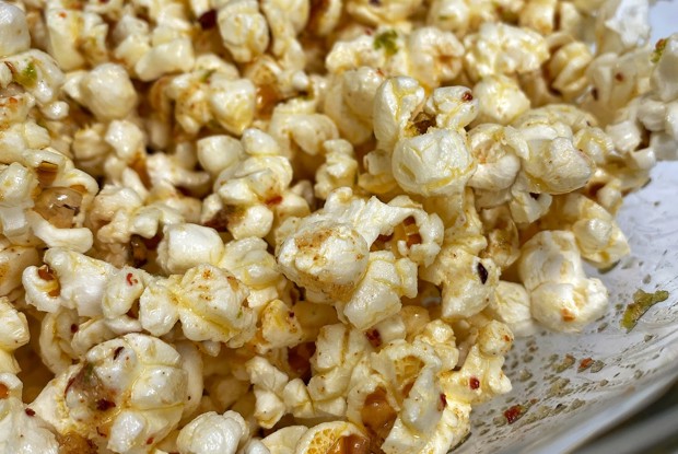 Попкорн с лаймом и чили