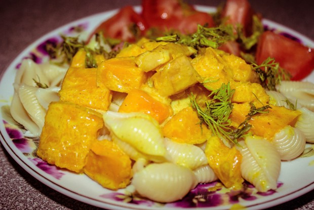 Постная тушеная тыква в кокосовом креме