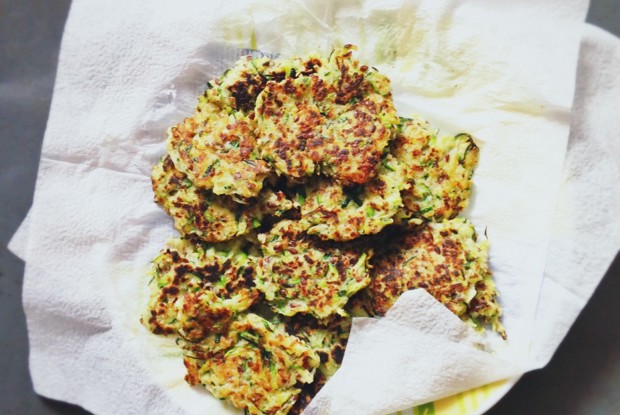 Постные блинчики из цукини с кокосом